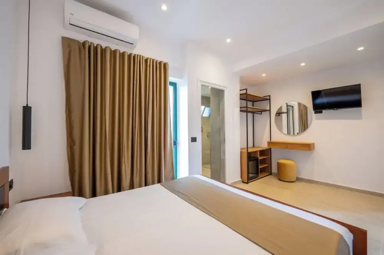 Hotel ENAD