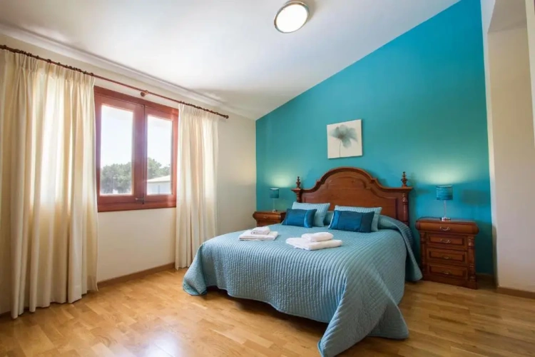 4 Bedrooms Villa