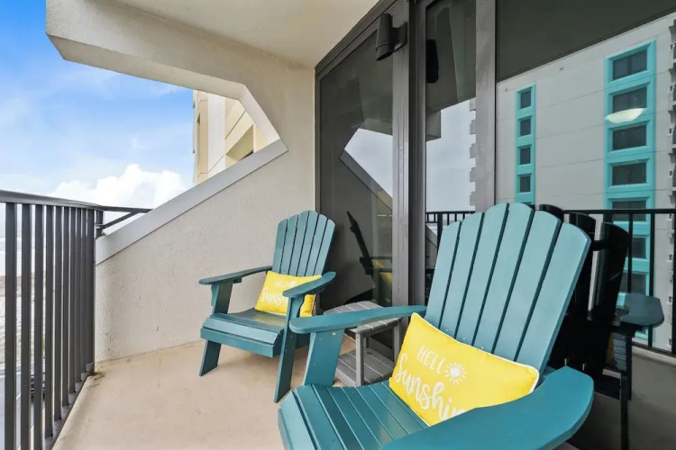 Island Winds West 471
