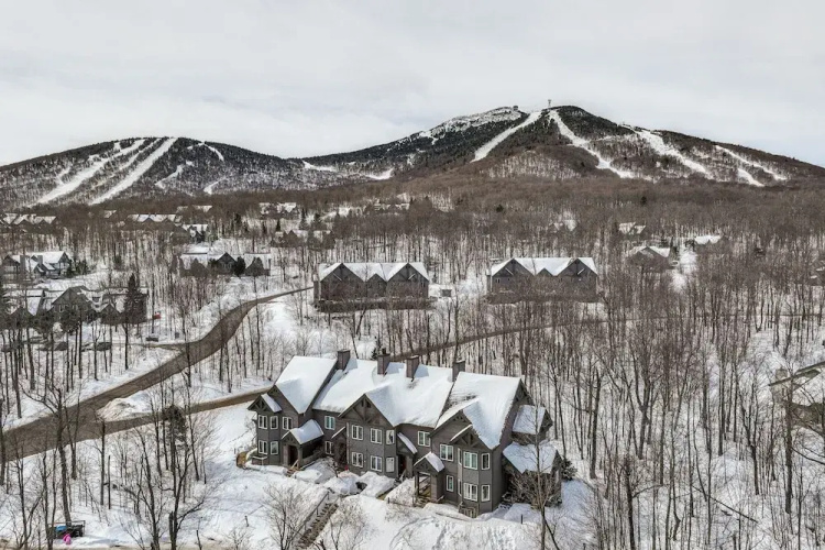 Ski-in Resort Family Condo w/ Deck at Jay Peak!
