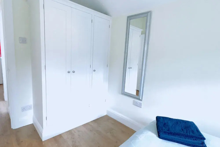 Refurb Private Suite - Wimbledon & Airport Access