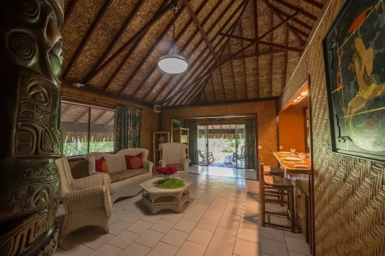 Bora Bora Holidays Lodge And Villa