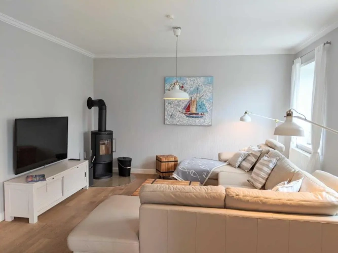 3 Bedrooms Cottage