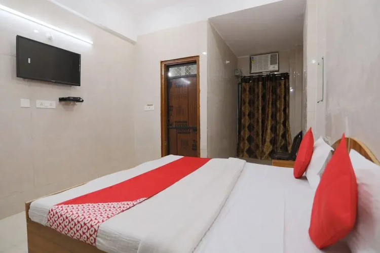 Shree Raghuvar Dham by OYO Rooms