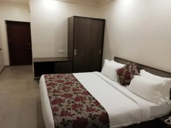 Hotel Ashish International
