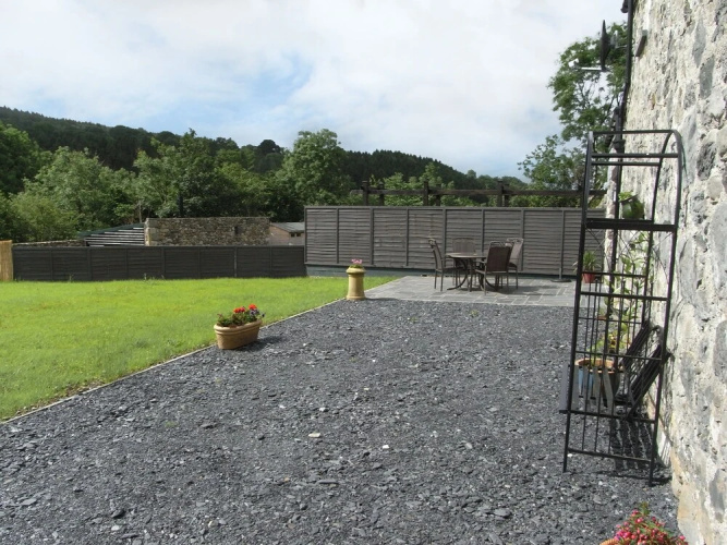 Y Bwythyn at Henfaes