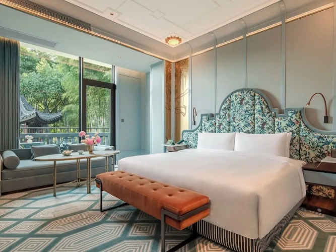Premier room