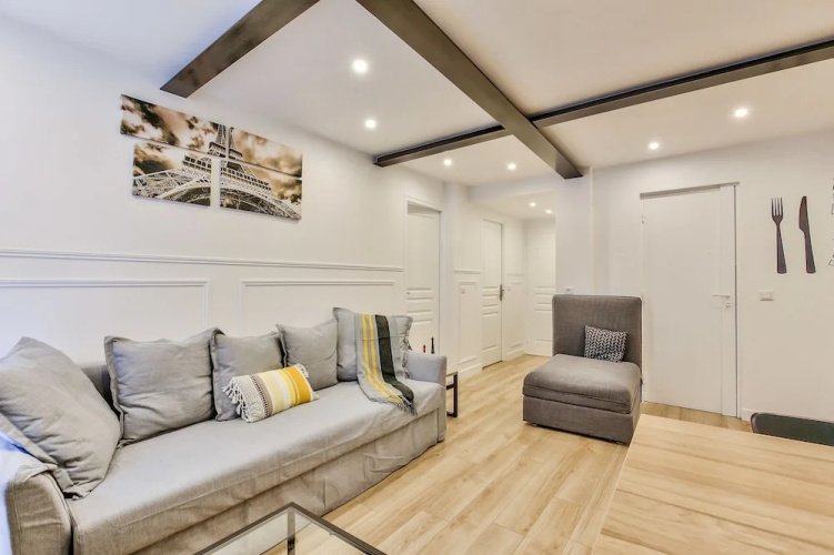 13 - Luxury Flat Eiffel Design 2