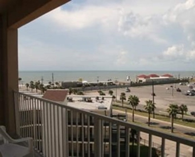 Hampton Inn & Suites Galveston photo 9