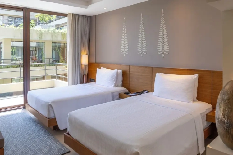 Standard Twin room with balcony