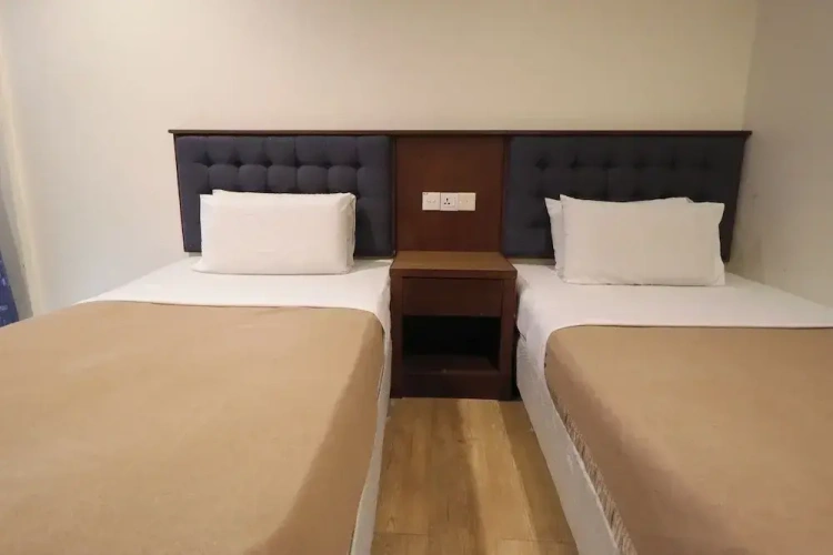 Deluxe Twin room with balcony