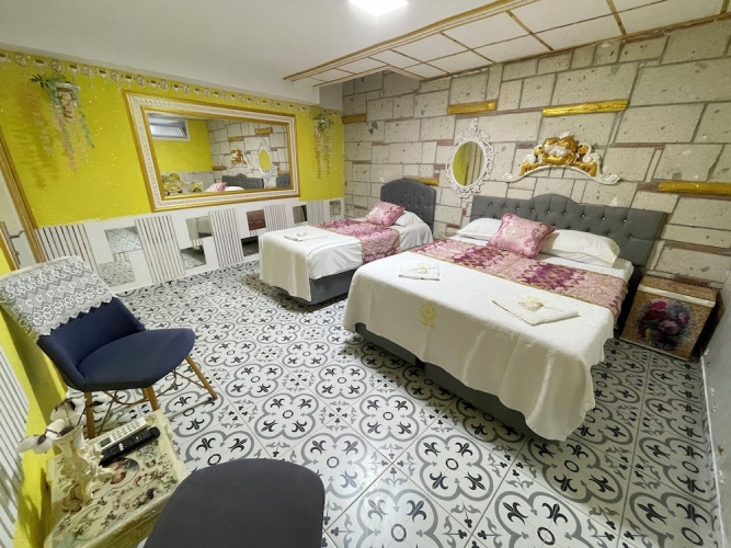 Economy Triple Basement room