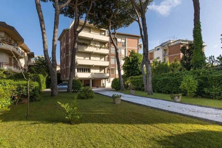 Quadruple Apartment