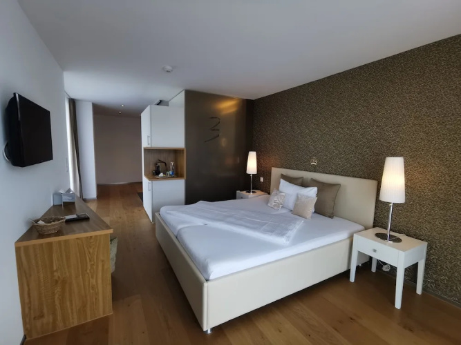 Hotel AVA