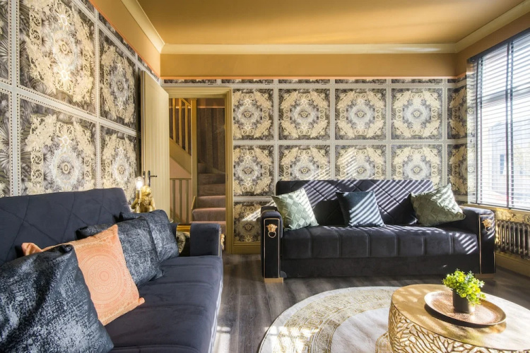 Luxury Versace 1 Bed, Hot Tub, Pool Table, Sky Tv