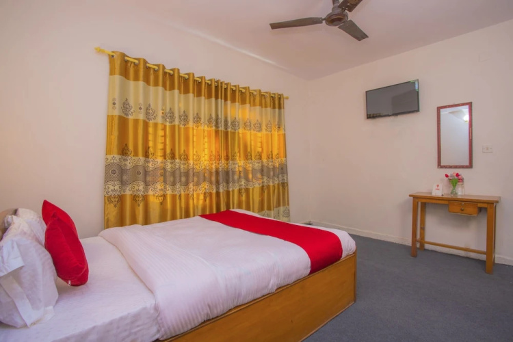 OYO 227 Hotel Moonstone Inn