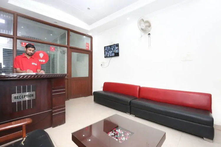 Hotel JB 2 by OYO Rooms