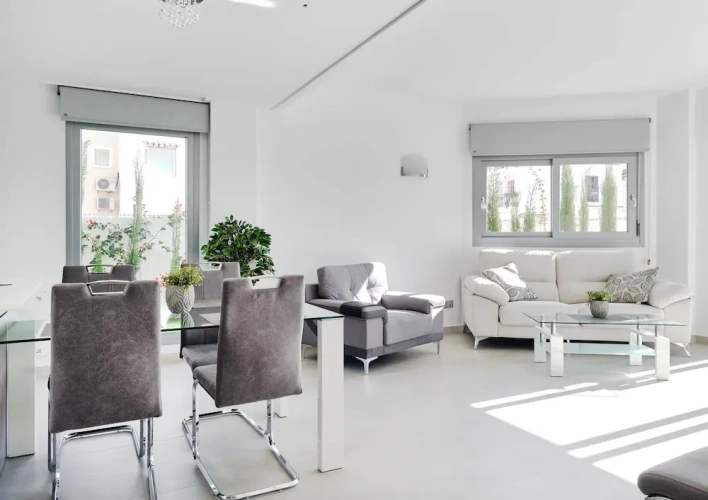 3 Bedrooms Apartment