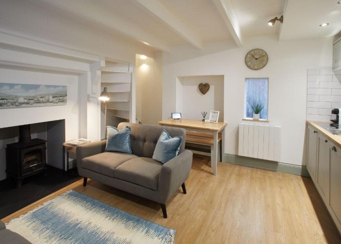 2 Bedrooms Cottage