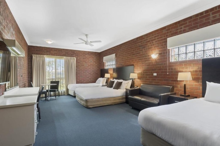 Standard Quintuple room