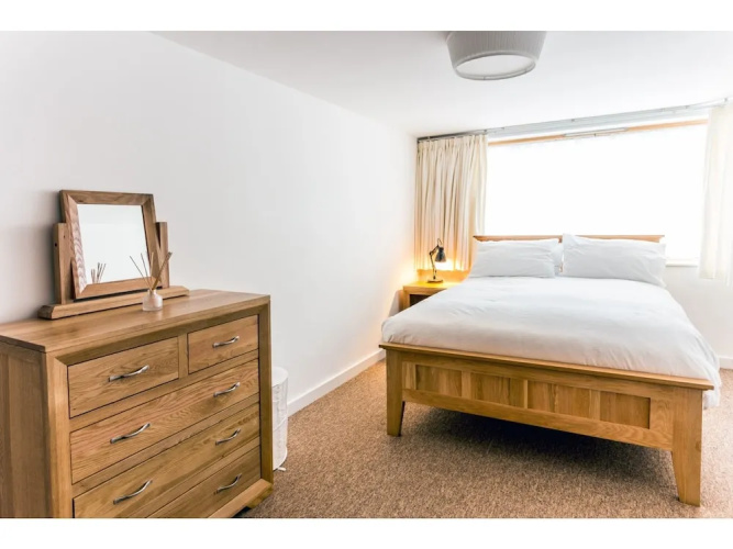 Bright, Spacious 2BR Central Cambridge Flat for 4