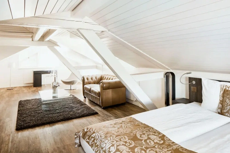 Standard Triple Family room