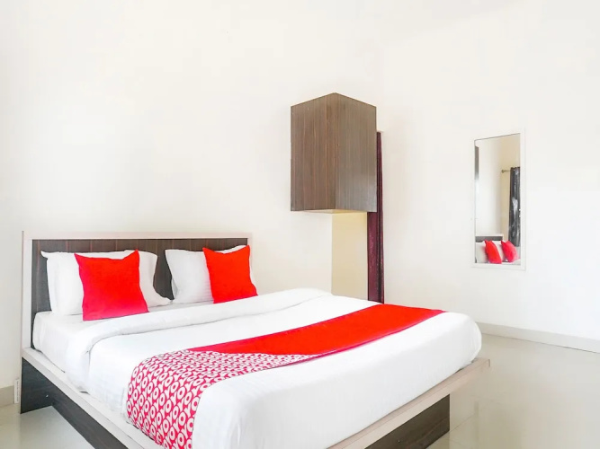 OYO 14747 Hotel Prathik