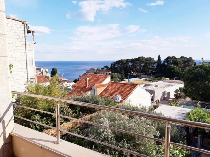 2 Bedrooms Apartment with view
