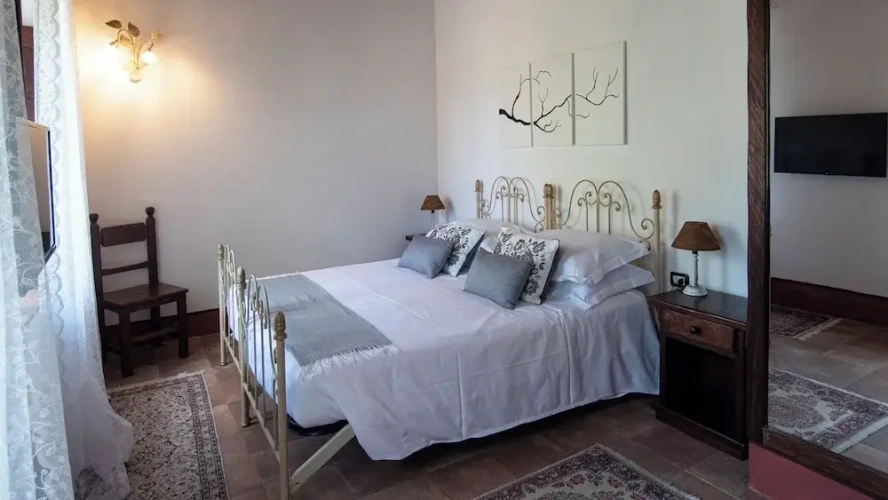 Standard Double room with land view