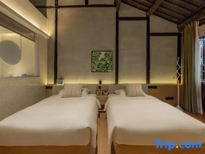 Standard Quadruple room with river view