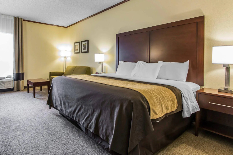 Ardmore Inn & Suites