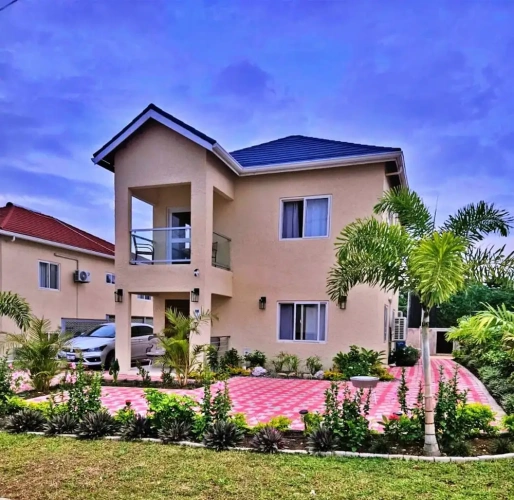 2 Bedrooms Cottage with balcony