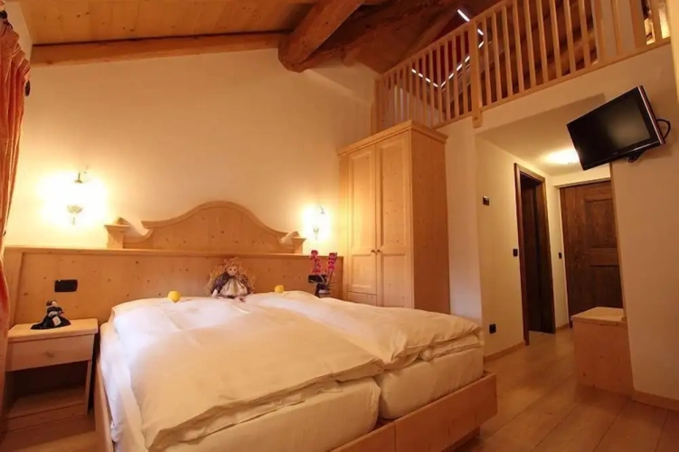 Standard Quadruple room with mountain view