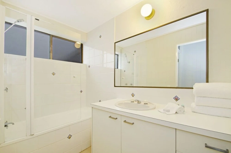 2 Bedrooms Apartment with pool view