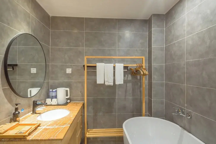 Room-heinemann Hotel Courtyard or Terrac