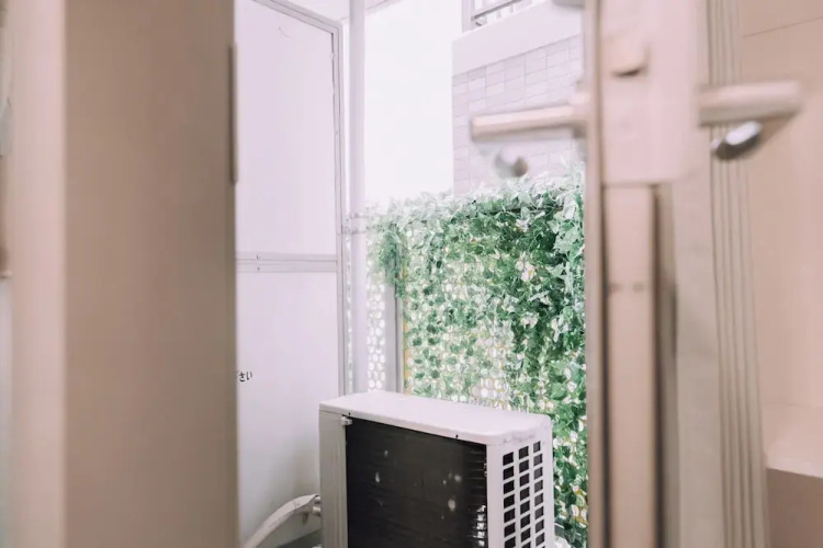 Minimalist Loft 302