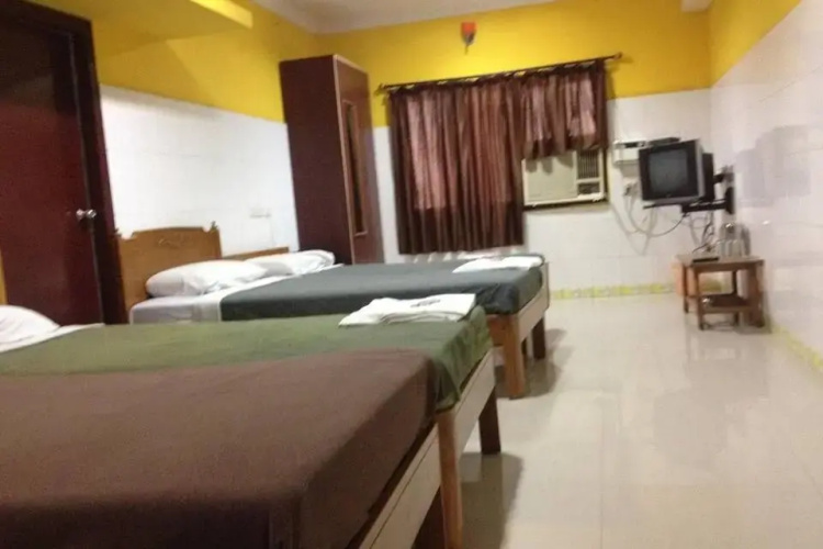 M J Guest House