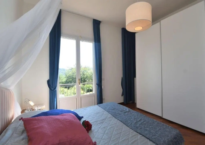 5 Bedrooms Villa