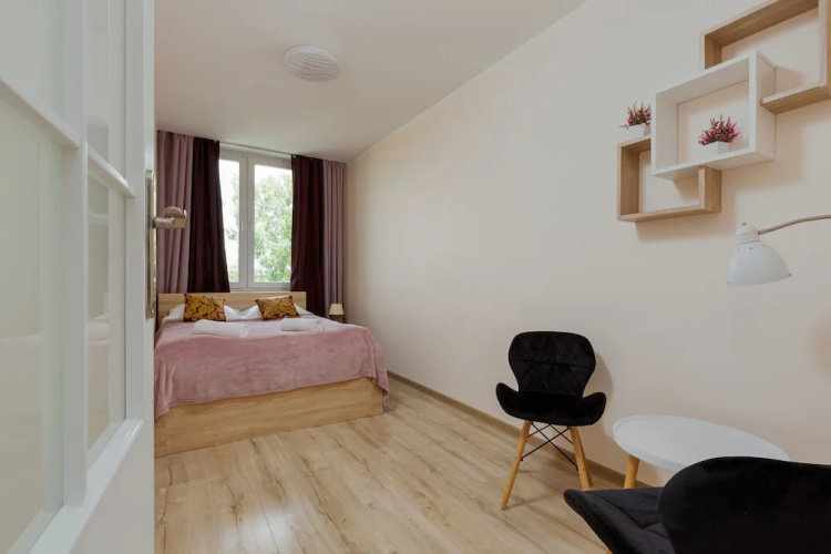 Apartment With Three Bedrooms by Renters