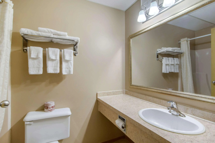 Econo Lodge photo 9