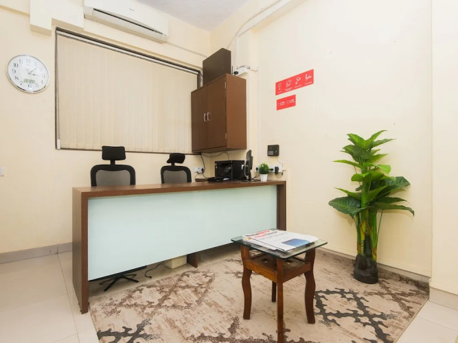 OYO 20017 Silverkey Bandra East