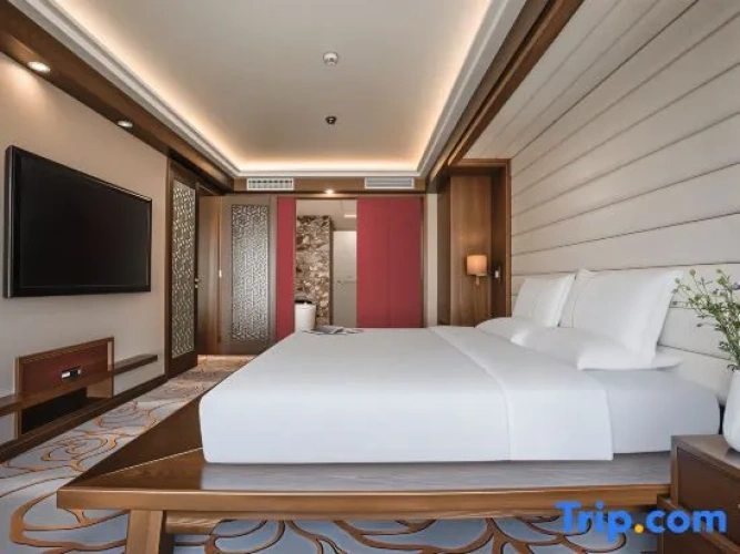 2 Bedrooms Executive Suite with mountain view