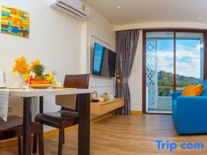 Nice Studio Top-Floor. Scenic Rooftop Pool. Surin Beach
