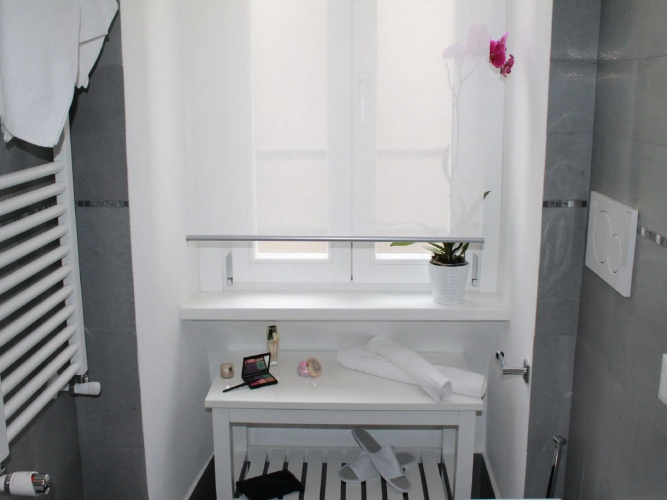 Elenoire Rooms & Suite