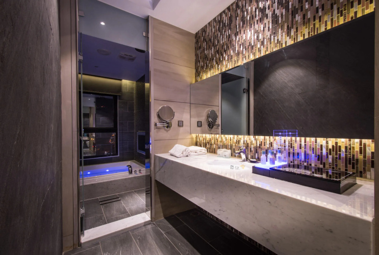 Uher Luxury Resort & Hotel