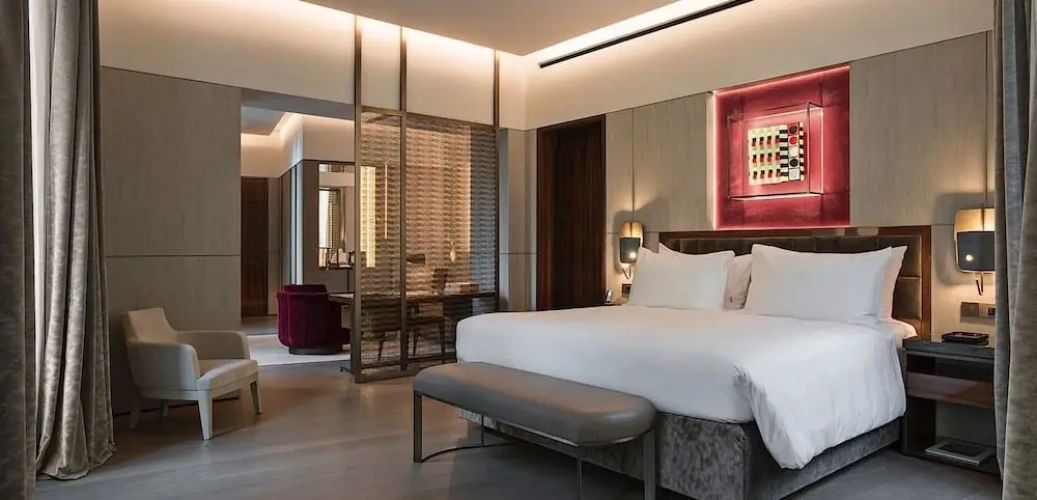 Corner 7 Suite