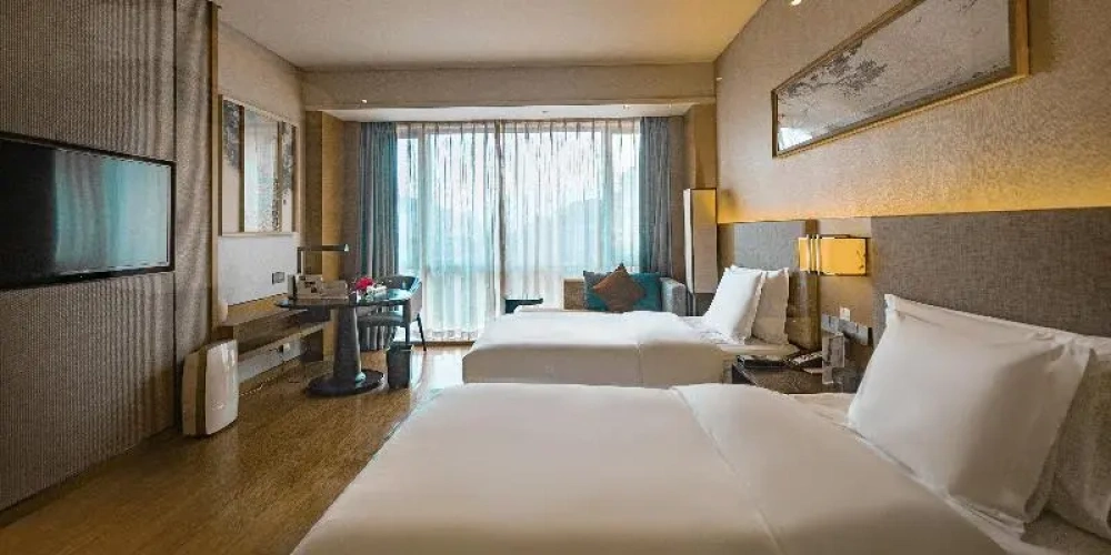 Standard Twin room with lake view
