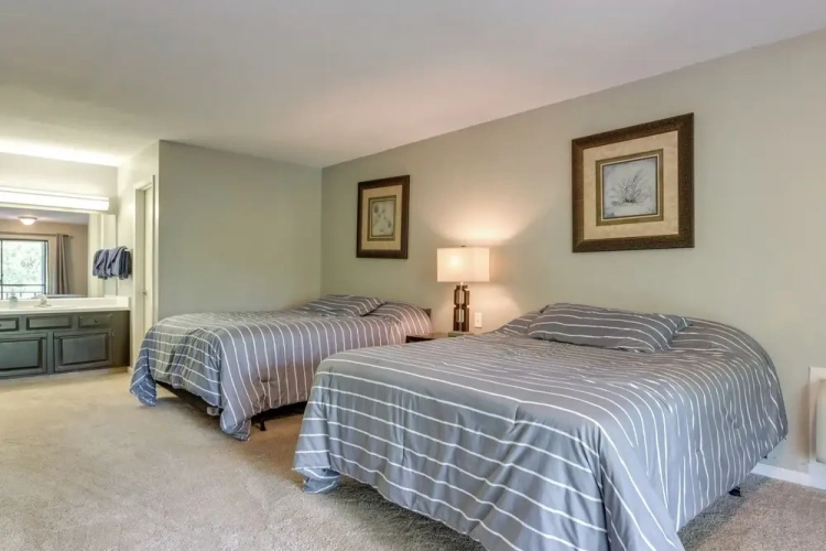 4 Bedrooms Cottage
