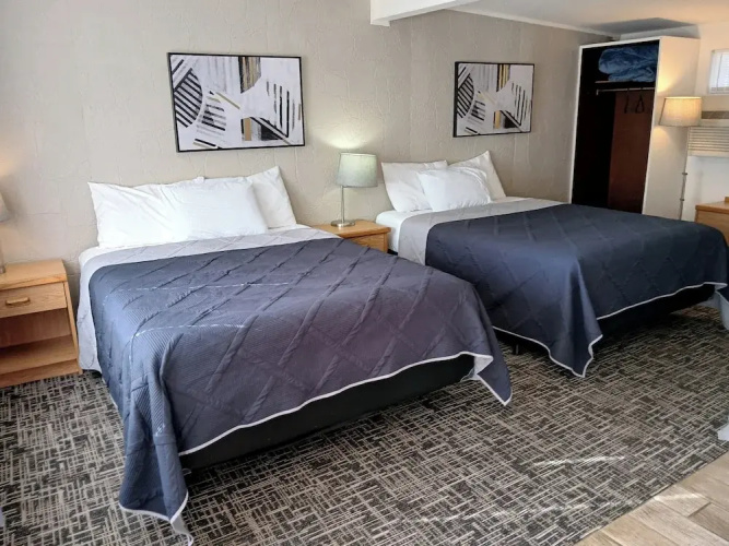 Silver Lakes Inn