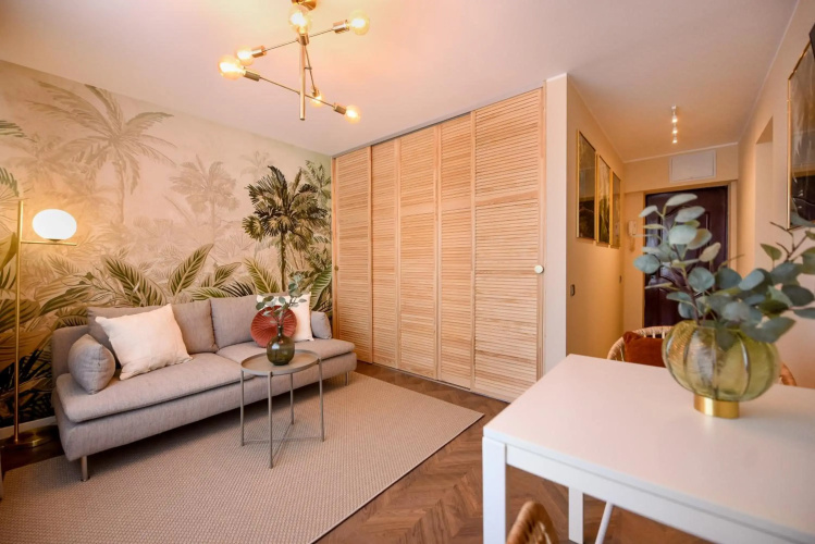 TROPICAL FEEL. 2BR Apt at Sala Palatului